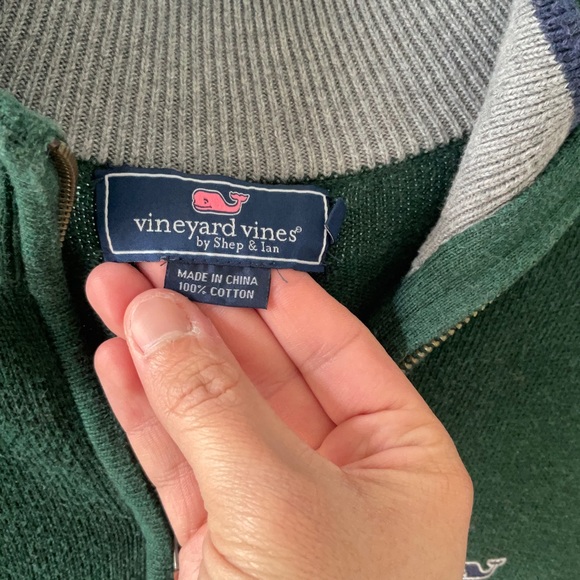 Vineyard Vines 1/4 zip sweater. - Picture 6 of 6